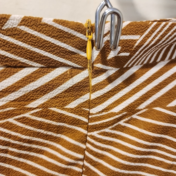 Boohoo music asymetrical high Low Skirt size 8 - Picture 8 of 11